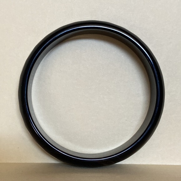 black jade bangle - Picture 9 of 10